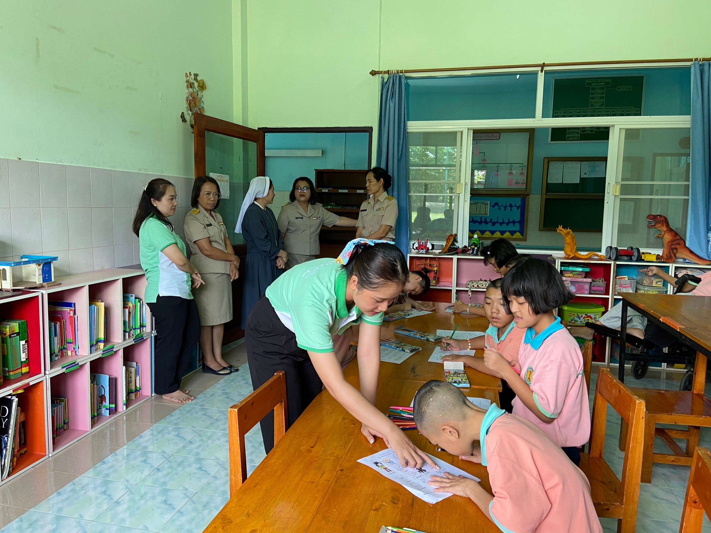 คณะผู้ทรงคุณวุฒิจากสำนักงานเขตพื้นที่การศึกษาประถมศึกษาเชียงราย เขต 1