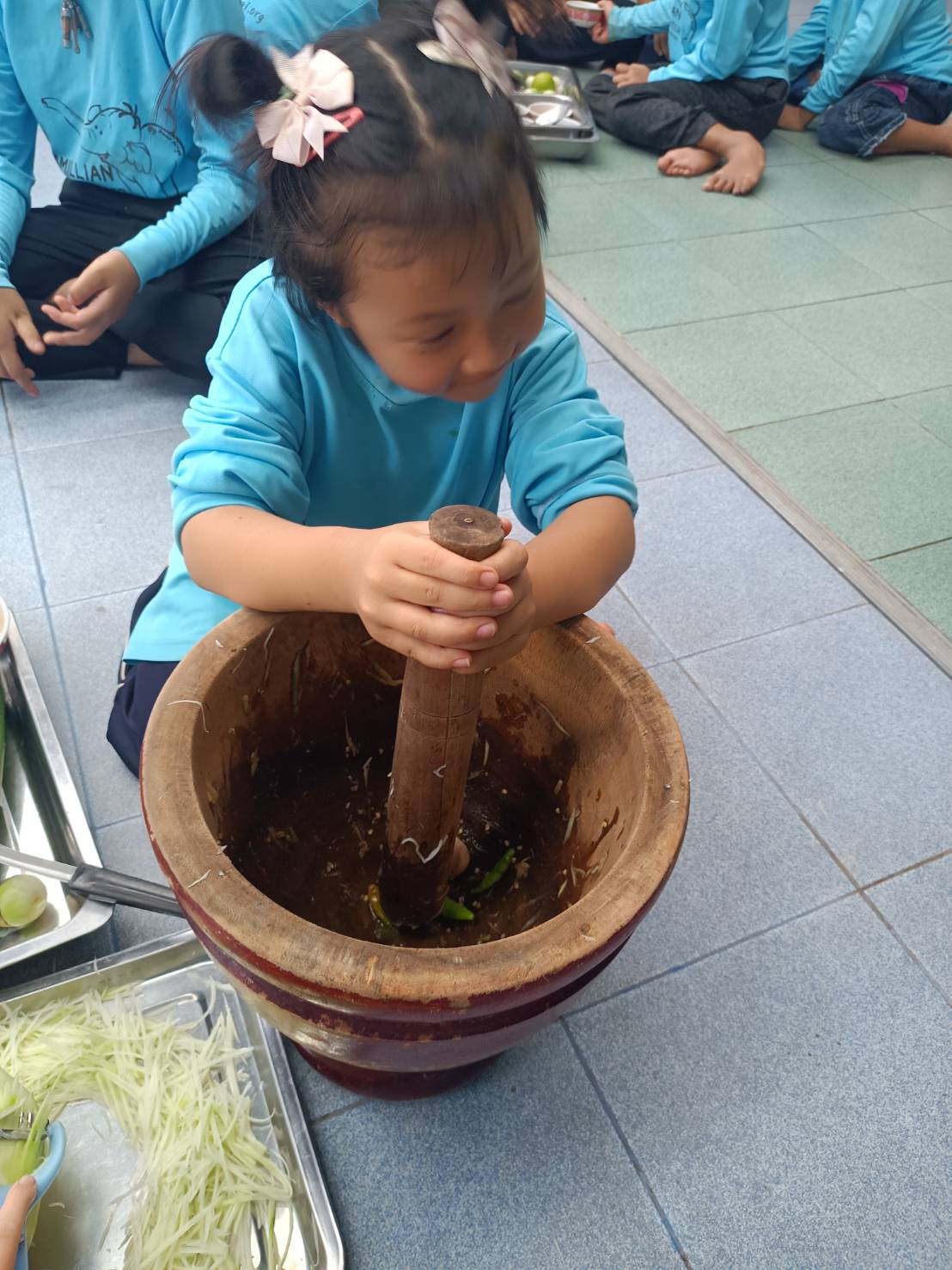 กิจกรรมทำ “ส้มตำ” ของเด็ก ๆ บ้านเกื้อกูล