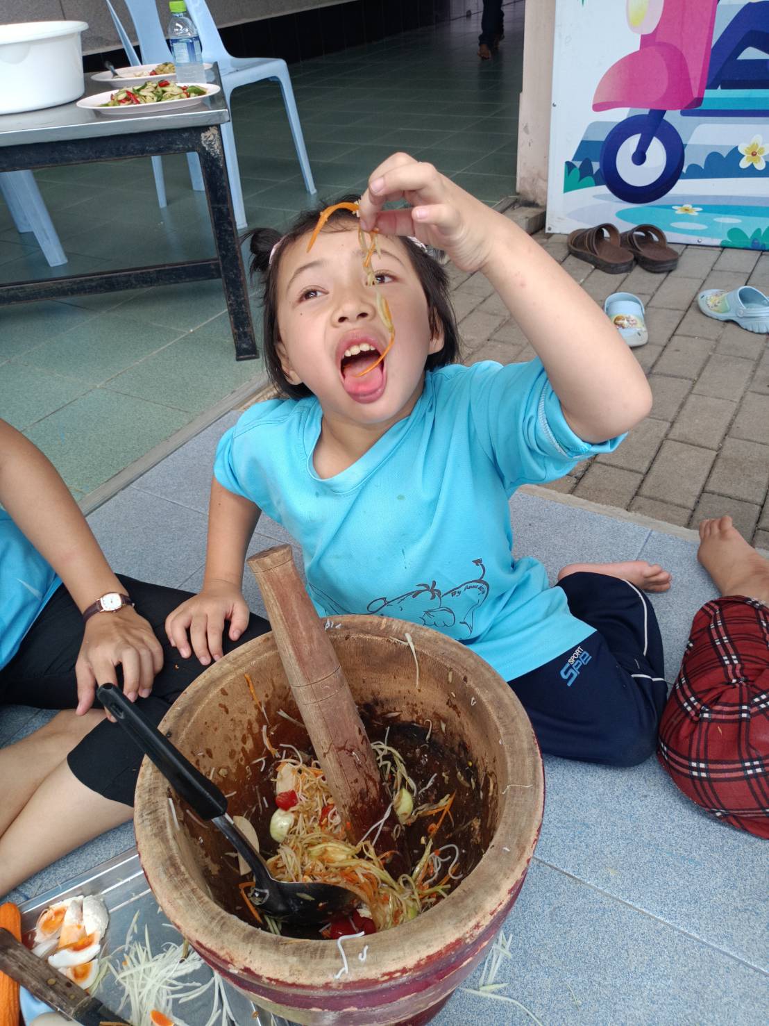 กิจกรรมทำ “ส้มตำ” ของเด็ก ๆ บ้านเกื้อกูล