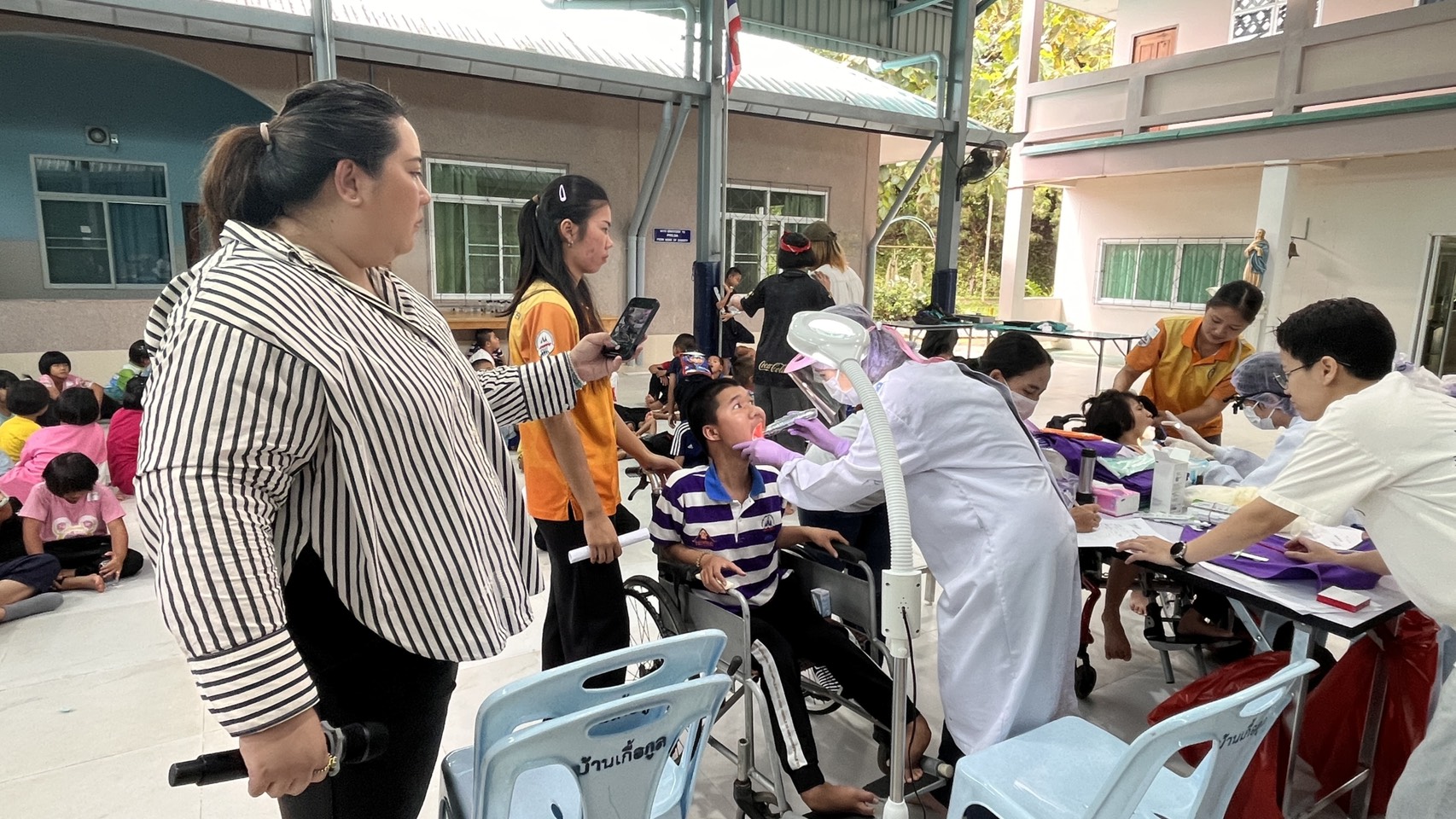 รอยยิ้มแห่งความสุข จากน้ำใจ MaeMae Dental Clinic